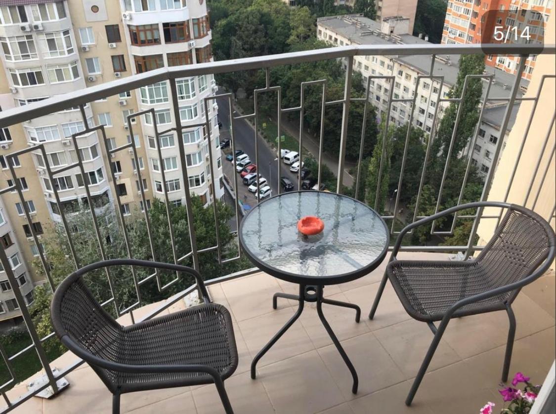 Apartments On Marshala Govorova Odessa Eksteriør bilde
